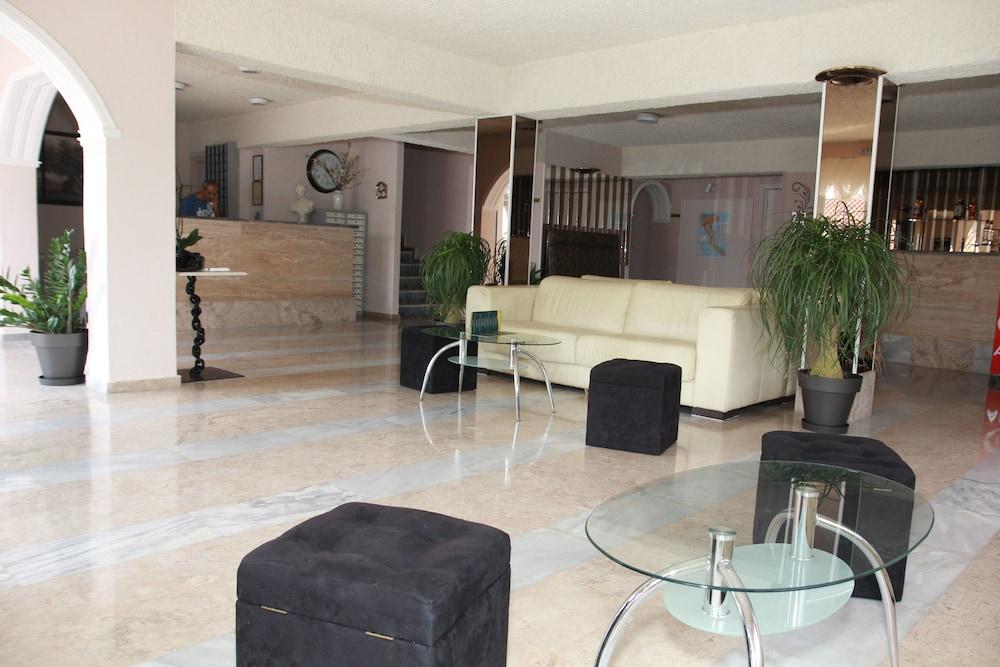 דאסיה Victoria Hill Hotel מראה חיצוני תמונה